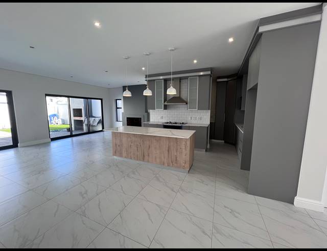 3 BEDROOM HOUSE FOR SALE IN SANDOWN